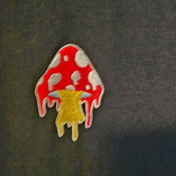 Mushroom patch tshirt XL - Picture 5 of 5